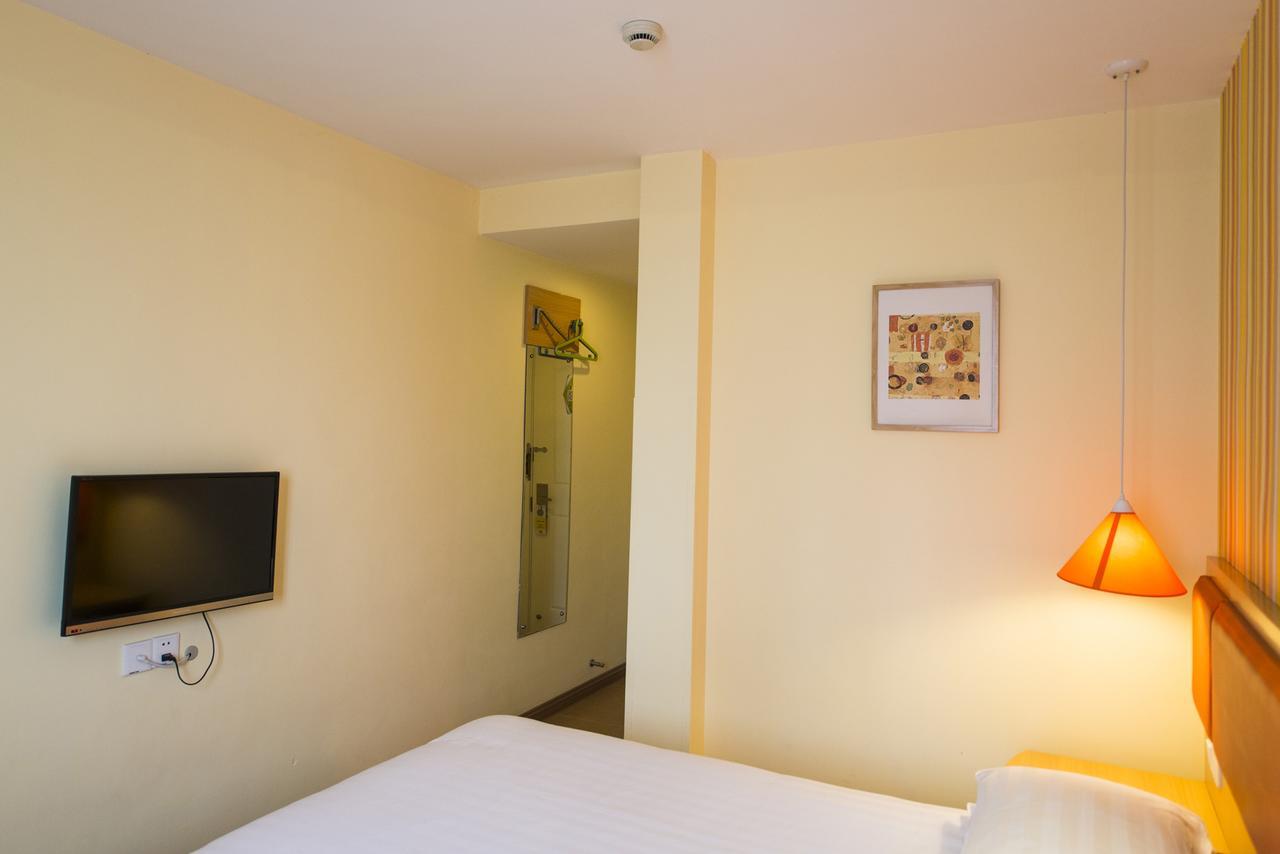 Home Inn Shanghai Hongqiao Terminal Jinshajiang Road Changfeng Dış mekan fotoğraf